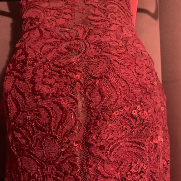 A homecoming, prom, and fancy occasions dress. - Picture 4 of 4